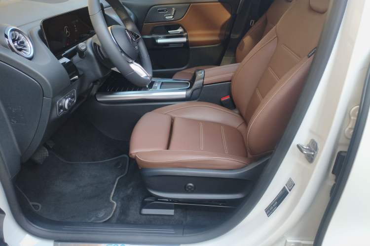 Used Mercedes-Benz EQA 2025 EQA 260 Left Front Seat