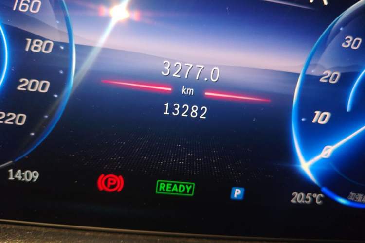 Used Mercedes-Benz EQA 2025 EQA 260 Odometer Close Up
