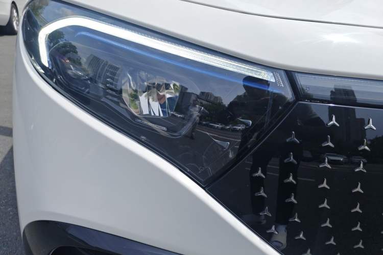 Used Mercedes-Benz EQA 2025 EQA 260 Right Front Headlight