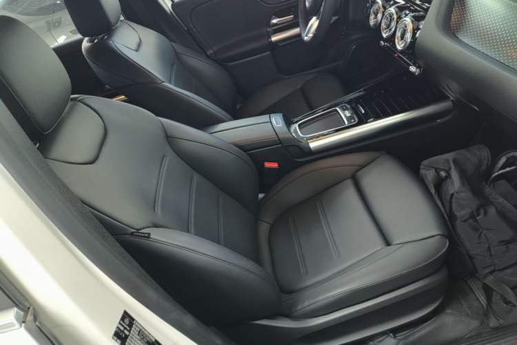 Used Mercedes-Benz EQA 2025 EQA 260 Right Front Seat