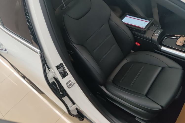 Used Mercedes-Benz EQA 2025 EQA 260 Right Front Seat