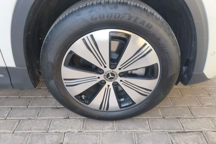 Used Mercedes-Benz EQA 2025 EQA 260 Right Front Wheel Hub