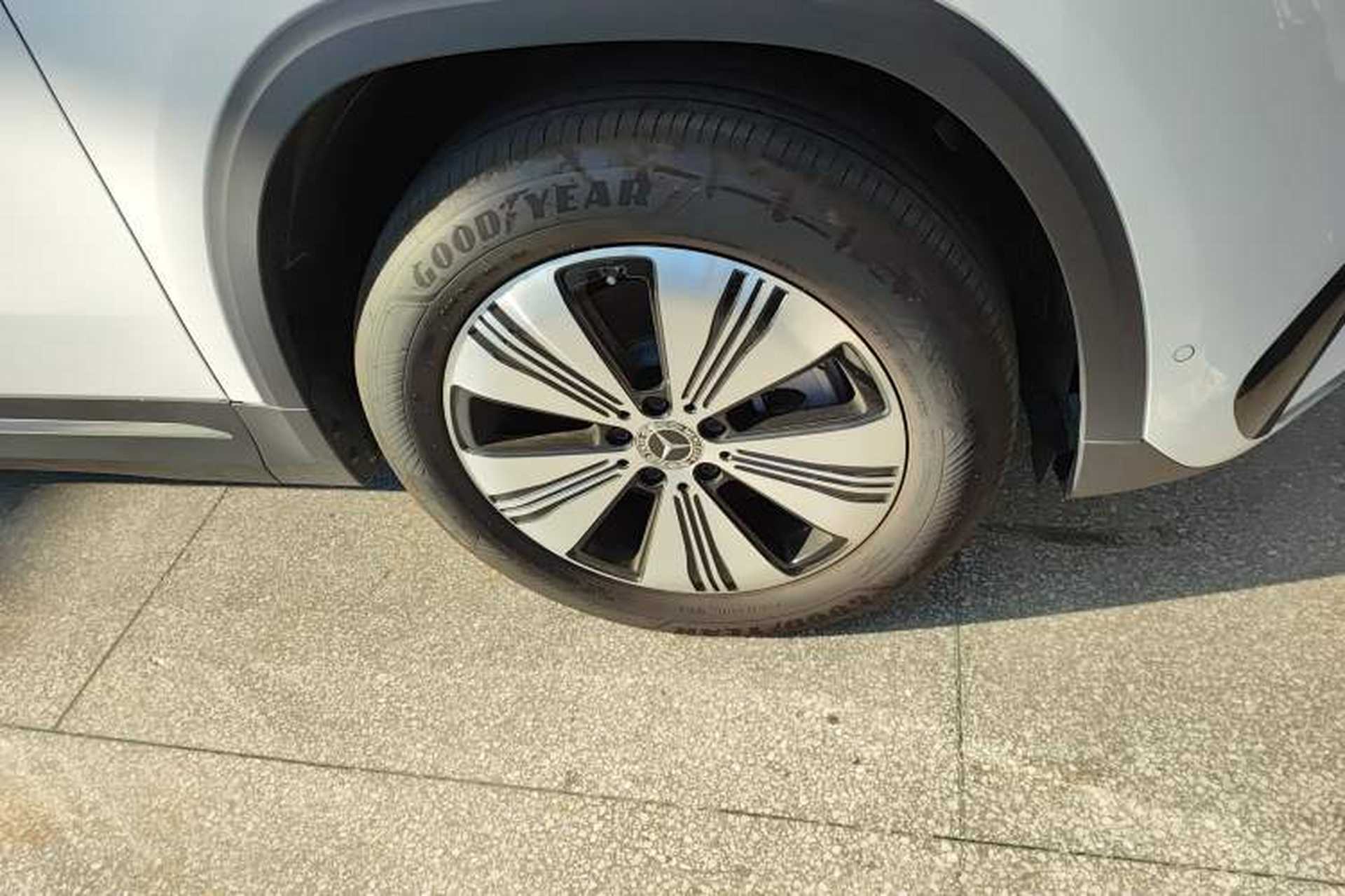 Used Mercedes-Benz EQA 2025 EQA 260 Right Front Wheel Hub