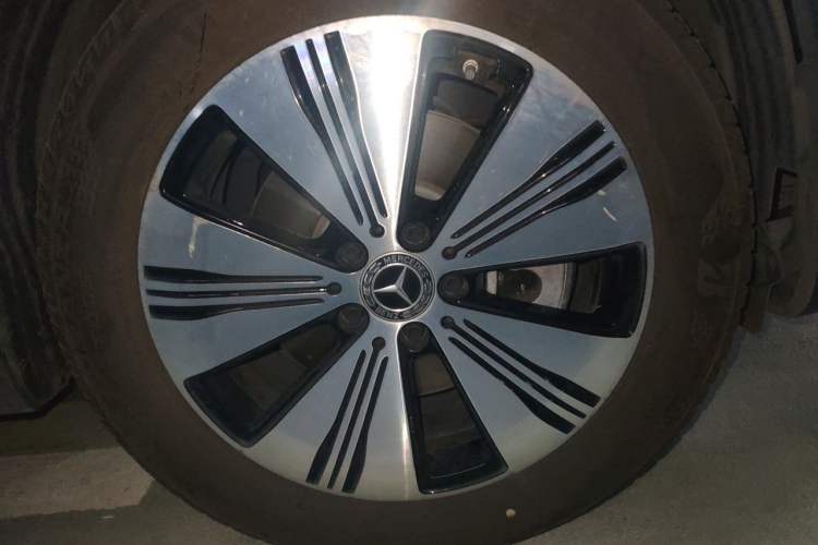 Used Mercedes-Benz EQA 2025 EQA 260 Right Front Wheel Hub
