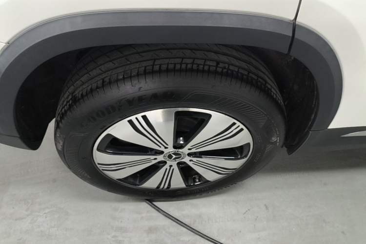 Used Mercedes-Benz EQA 2025 EQA 260 Right Rear Wheel Hub