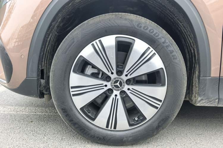 Used Mercedes-Benz EQA 2025 EQA 260 Exterior 8