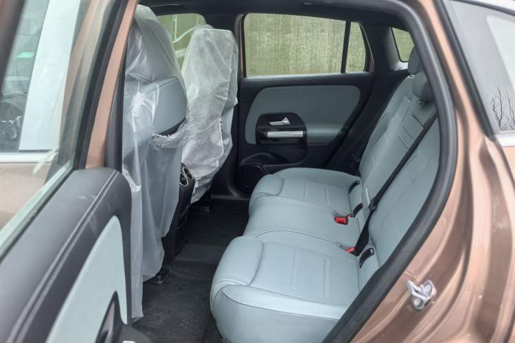 Used Mercedes-Benz EQA 2025 EQA 260 Interior 4