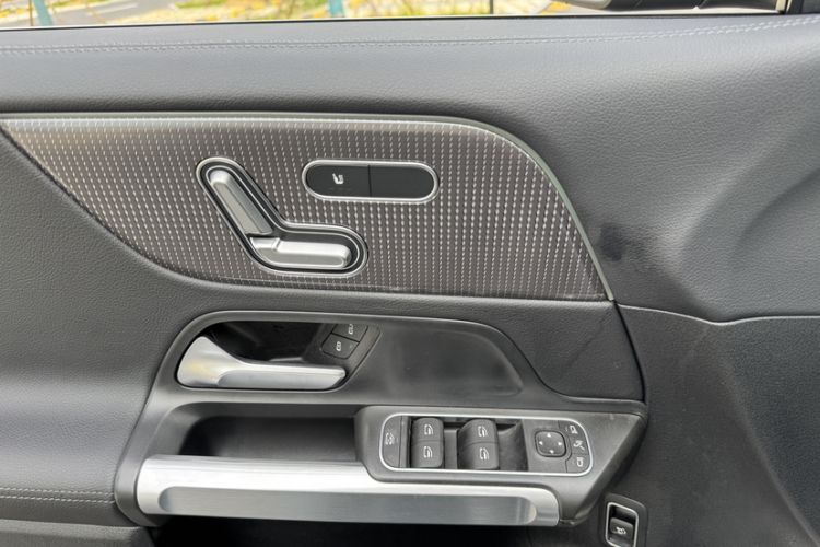 Used Mercedes-Benz EQB 2022 EQB 260 Interior 1