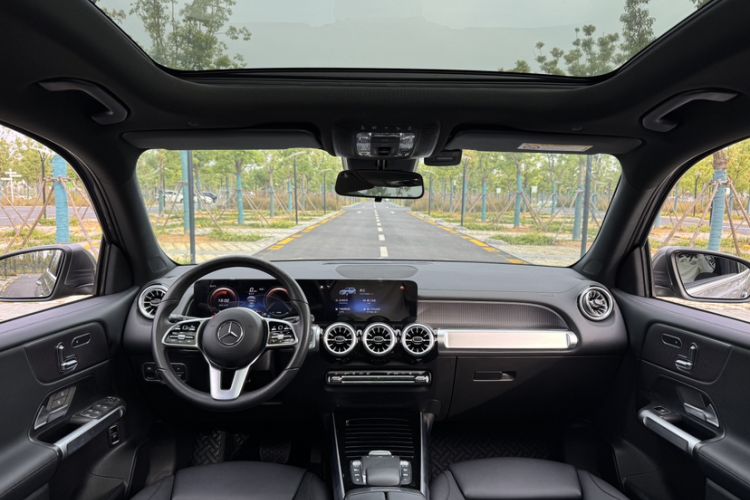 Used Mercedes-Benz EQB 2022 EQB 260 Interior 11