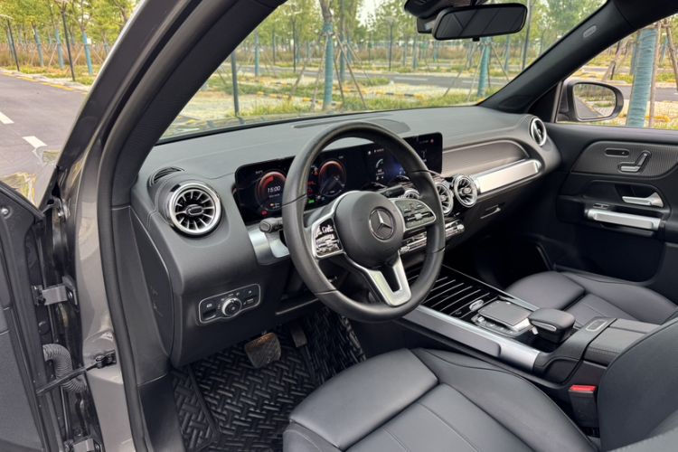 Used Mercedes-Benz EQB 2022 EQB 260 Interior 2