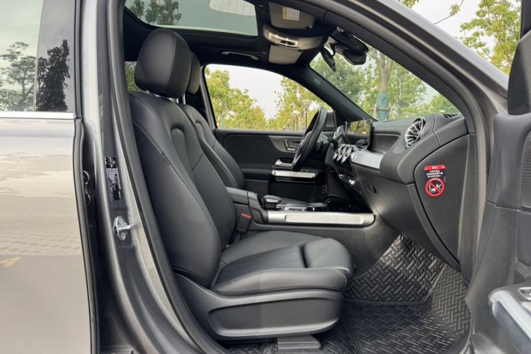 Used Mercedes-Benz EQB 2022 EQB 260 Interior 6