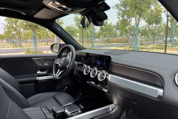 Used Mercedes-Benz EQB 2022 EQB 260 Interior 7
