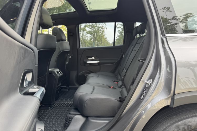 Used Mercedes-Benz EQB 2022 EQB 260 Interior 8