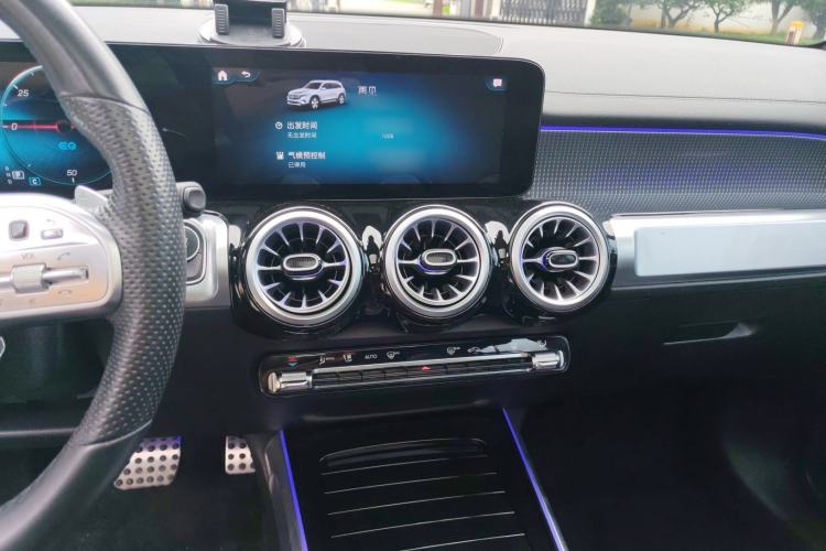 Used Mercedes-Benz EQB 2022 EQB 350 4MATIC First Edition Special Version Audio And AC Panel