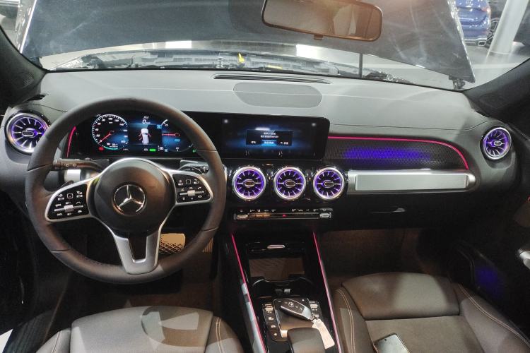 Used Mercedes-Benz EQB 2022 EQB 350 4MATIC Center Console