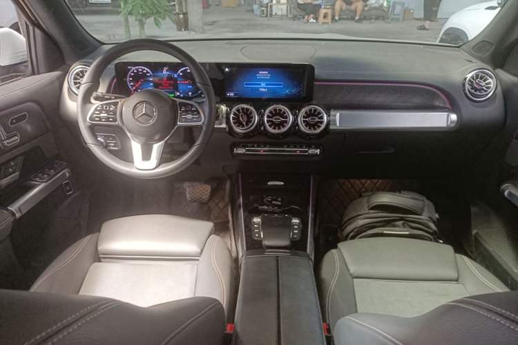 Used Mercedes-Benz EQB 2022 EQB 350 4MATIC Center Console