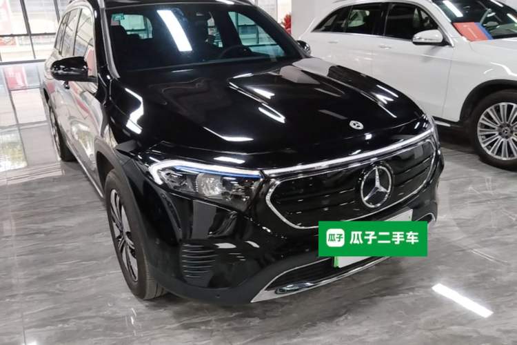 Used Mercedes-Benz EQB 2022 EQB 260 Front Right 45 Deg