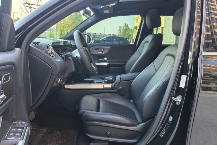 Used Mercedes-Benz EQB 2022 EQB 260 Interior 4