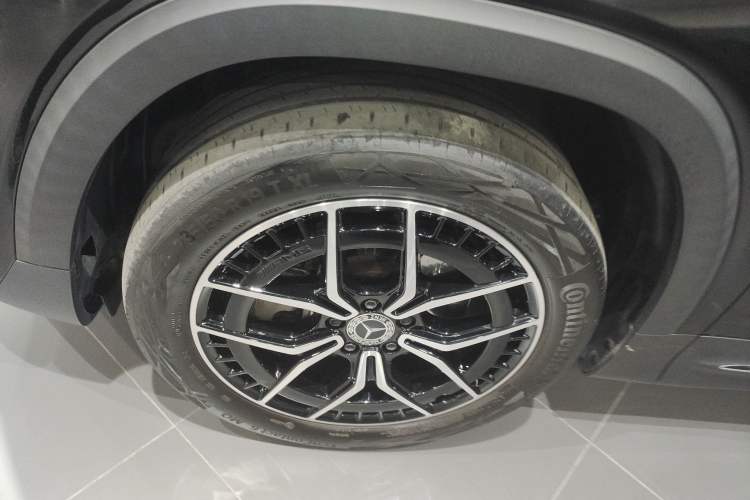 Used Mercedes-Benz EQB 2022 EQB 350 4MATIC Left Front Wheel Hub