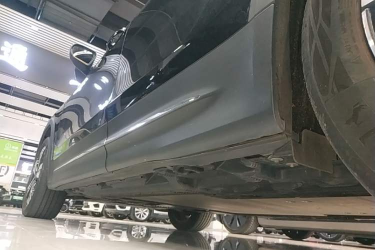 Used Mercedes-Benz EQB 2022 EQB 350 4MATIC Left Side Sill