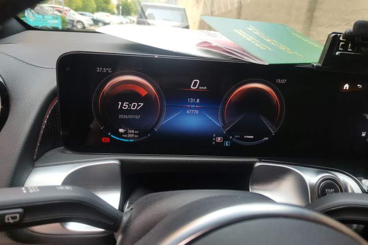 Used Mercedes-Benz EQB 2022 EQB 260 Odometer Close Up