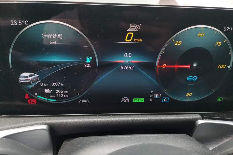 Used Mercedes-Benz EQB 2022 EQB 350 4MATIC Odometer Close Up