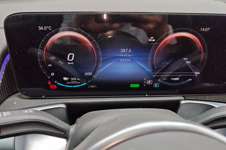 Used Mercedes-Benz EQB 2022 EQB 260 Odometer Close Up