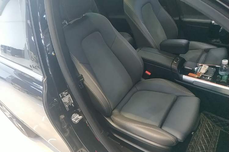 Used Mercedes-Benz EQB 2022 EQB 350 4MATIC Right Front Seat