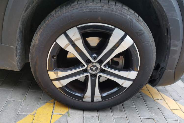 Used Mercedes-Benz EQB 2022 EQB 350 4MATIC Right Front Wheel Hub