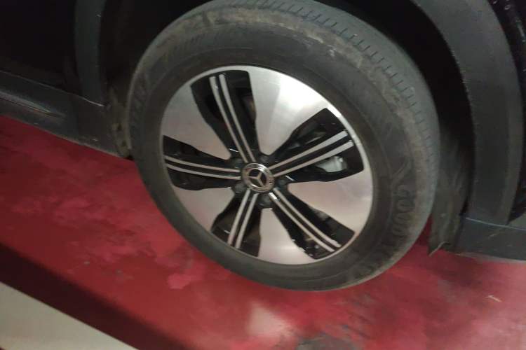Used Mercedes-Benz EQB 2022 EQB 260 Right Front Wheel Hub