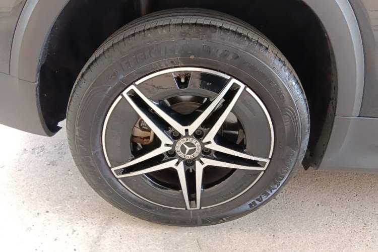 Used Mercedes-Benz EQB 2022 EQB 350 4MATIC First Edition Special Version Right Rear Wheel Hub