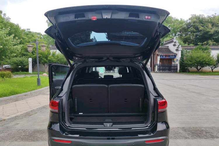 Used Mercedes-Benz EQB 2022 EQB 350 4MATIC First Edition Special Version Trunk
