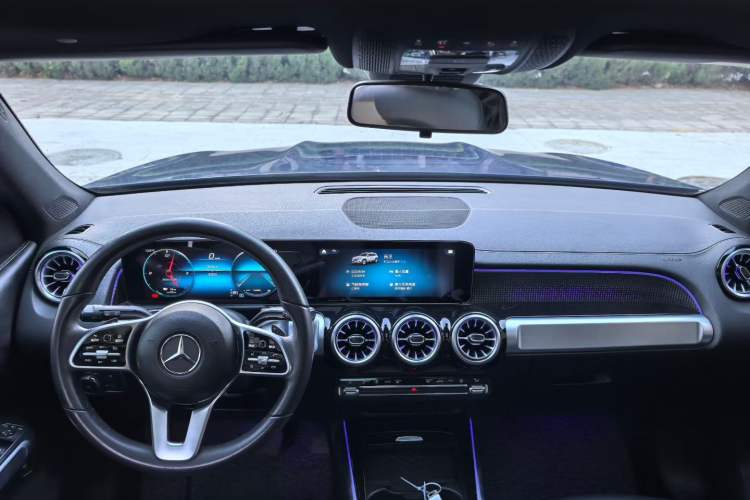 Used Mercedes-Benz EQB 2022 EQB 260 Interior 3