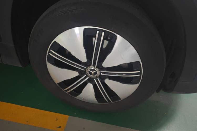 Used Mercedes-Benz EQB 2022 EQB 260 Right Front Wheel Hub