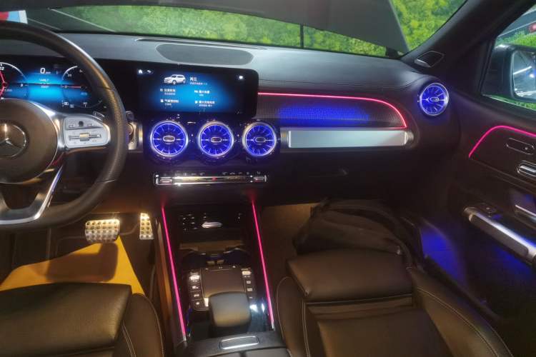 Used Mercedes-Benz EQB 2022 EQB 350 4MATIC First Edition Special Version Audio And AC Panel