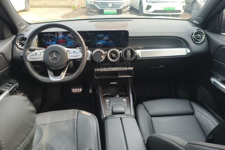 Used Mercedes-Benz EQB 2022 EQB 350 4MATIC First Edition Special Version Center Console