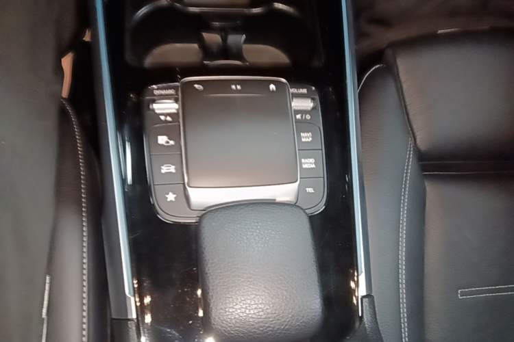 Used Mercedes-Benz EQB 2022 EQB 350 4MATIC First Edition Special Version Gear Lever