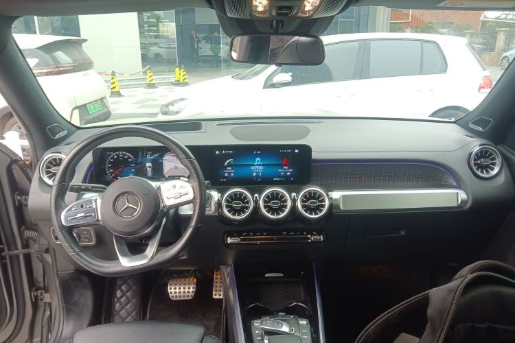 Used Mercedes-Benz EQB 2022 EQB 350 4MATIC First Edition Special Version Interior 2