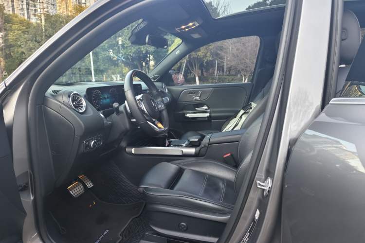 Used Mercedes-Benz EQB 2022 EQB 350 4MATIC First Edition Special Version Interior 8