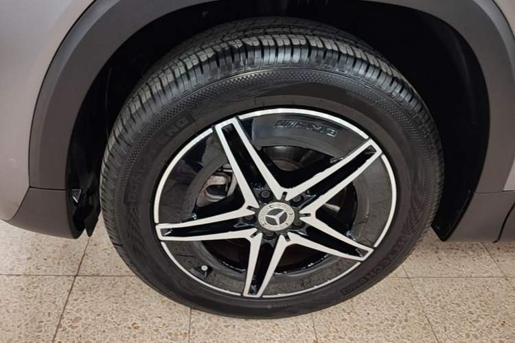 Used Mercedes-Benz EQB 2022 EQB 350 4MATIC First Edition Special Version Left Front Wheel Hub