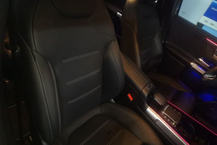 Used Mercedes-Benz EQB 2022 EQB 350 4MATIC First Edition Special Version Right Front Seat