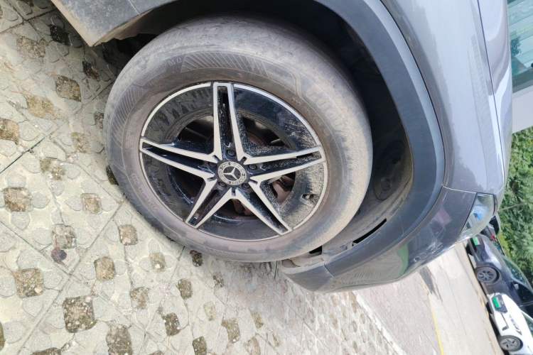 Used Mercedes-Benz EQB 2022 EQB 350 4MATIC First Edition Special Version Right Front Wheel Hub