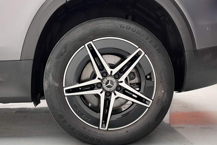 Used Mercedes-Benz EQB 2022 EQB 350 4MATIC First Edition Special Version Right Rear Wheel Hub