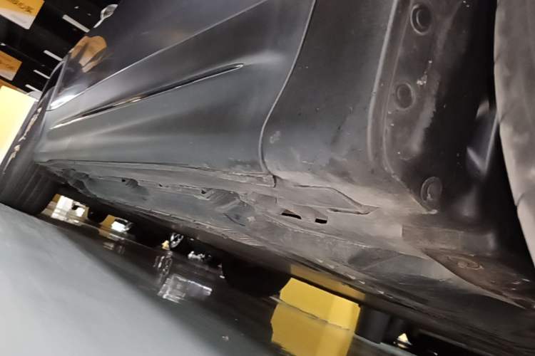 Used Mercedes-Benz EQB 2022 EQB 350 4MATIC First Edition Special Version Right Side Sill