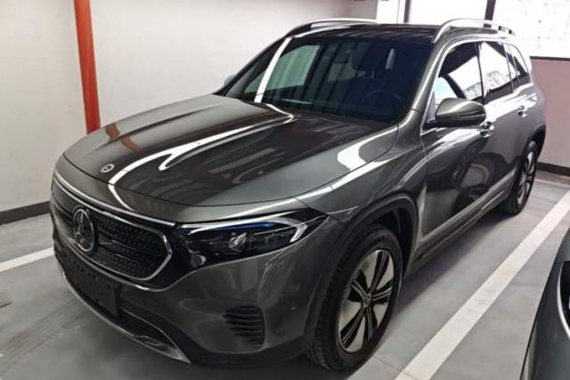 Ojetý Mercedes-Benz EQB 2022 EQB 260