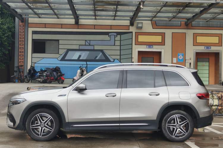 Used Mercedes-Benz EQB 2022 EQB 350 4MATIC First Edition Special Version Exterior 4