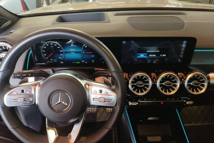 Used Mercedes-Benz EQB 2022 EQB 350 4MATIC First Edition Special Version Interior 2