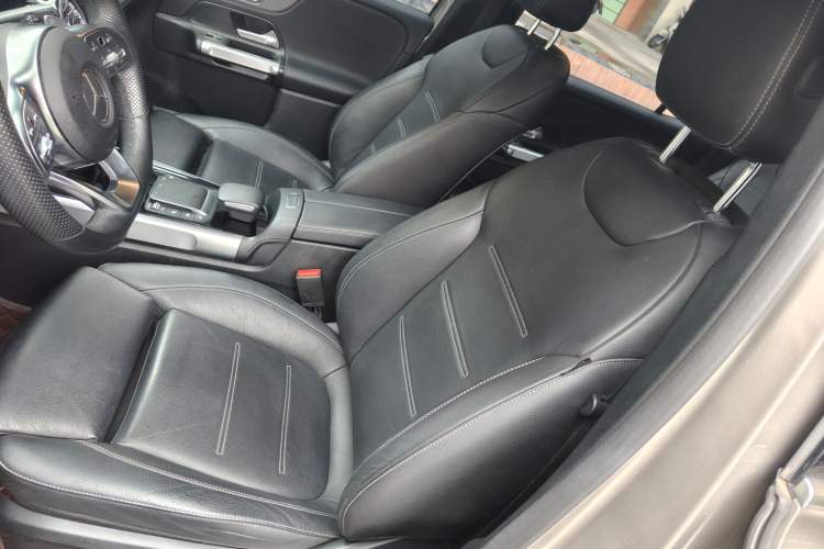 Used Mercedes-Benz EQB 2022 EQB 350 4MATIC First Edition Special Version Interior 9