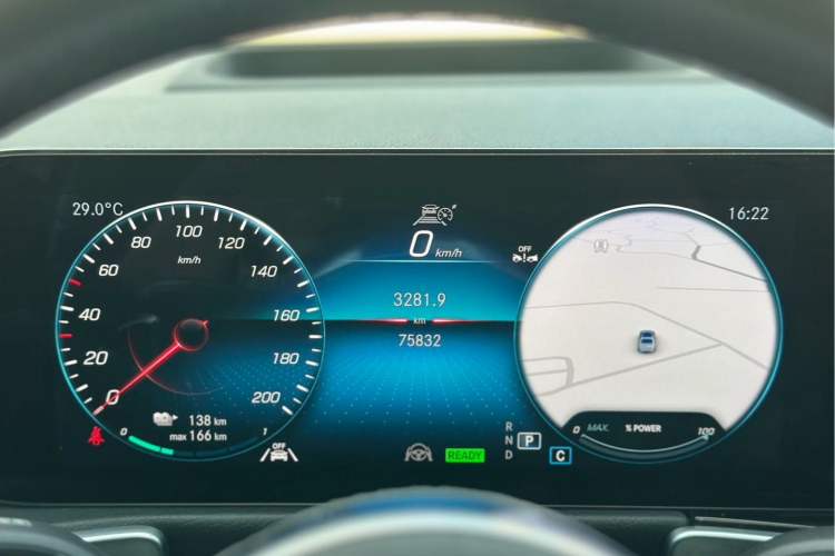 Used Mercedes-Benz EQB 2022 EQB 350 4MATIC First Edition Special Version Odometer Close Up