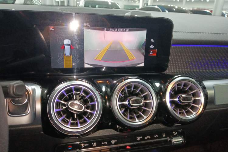 Used Mercedes-Benz EQB 2022 EQB 350 4MATIC Audio And AC Panel